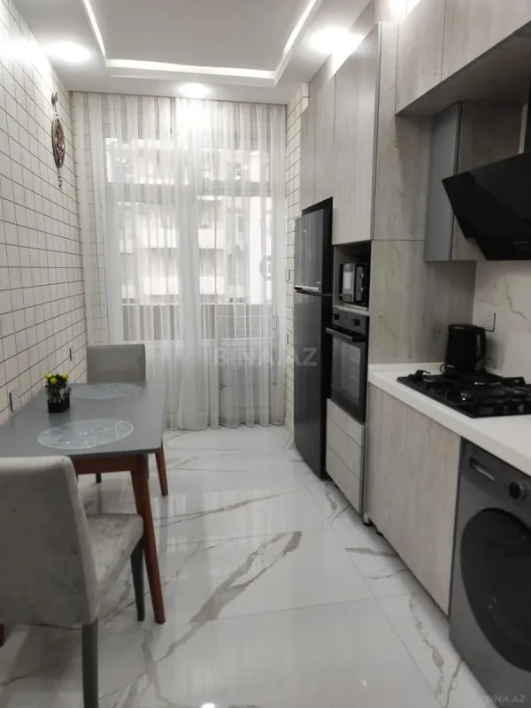 Kirayə verilir 2 otaqlı mənzil 95 m²