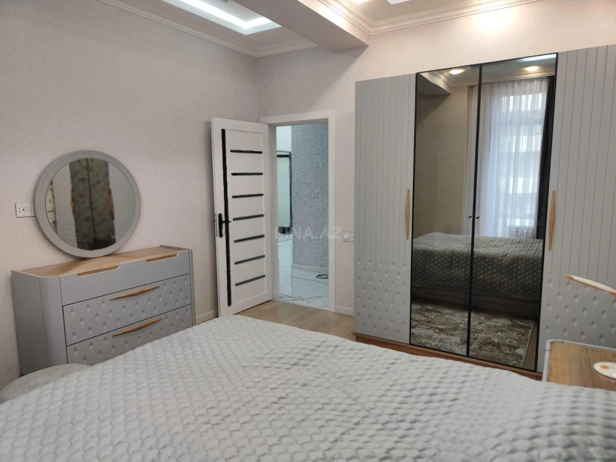 Kirayə verilir 2 otaqlı mənzil 95 m²
