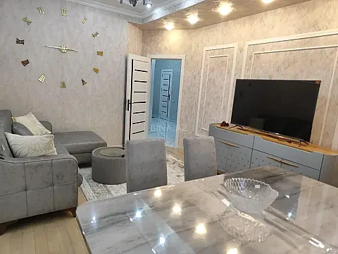 Kirayə verilir 2 otaqlı mənzil 95 m²