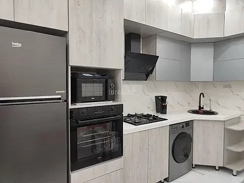 Kirayə verilir 2 otaqlı mənzil 95 m²