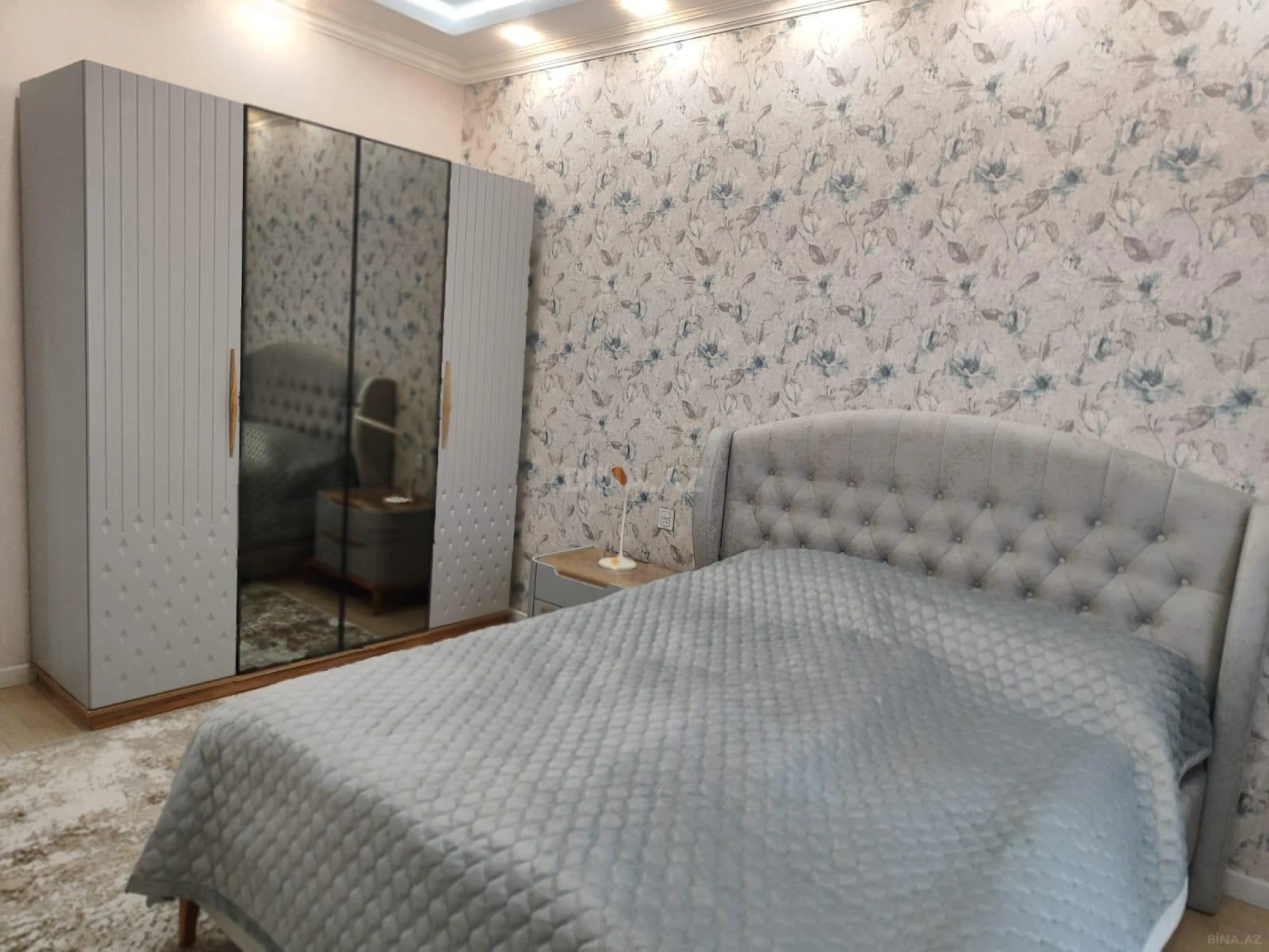 Kirayə verilir 2 otaqlı mənzil 95 m²