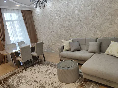 Kirayə verilir 2 otaqlı mənzil 95 m²