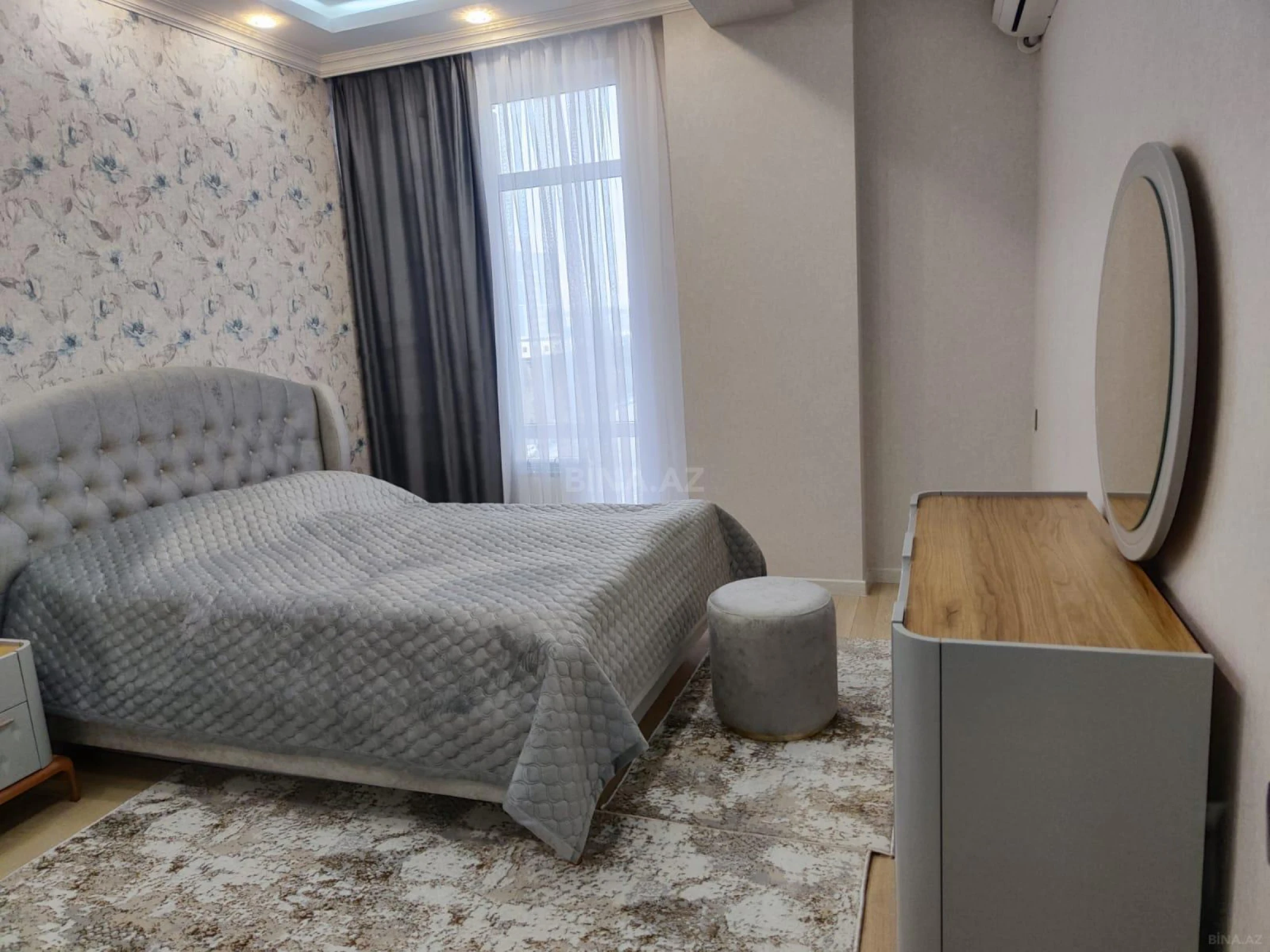 Kirayə verilir 2 otaqlı mənzil 95 m²