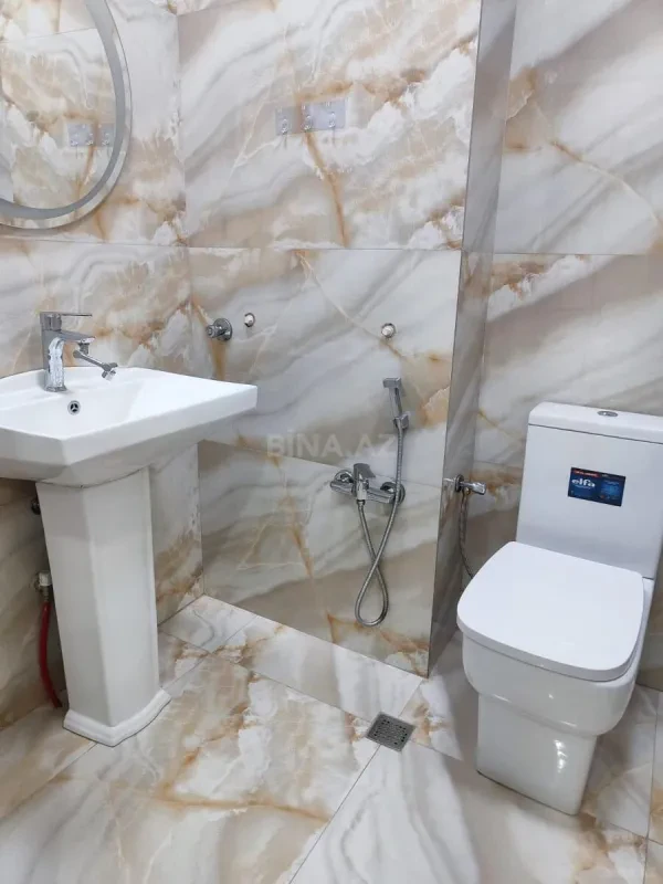 Kirayə verilir 2 otaqlı mənzil 95 m²