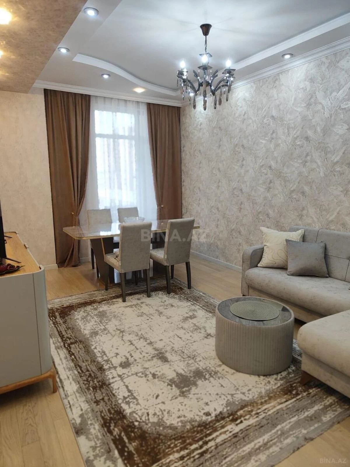 Kirayə verilir 2 otaqlı mənzil 95 m²