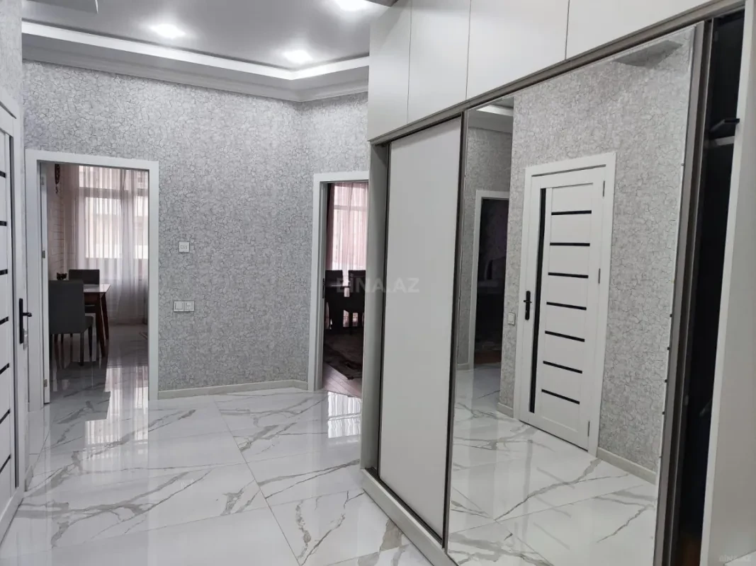 Kirayə verilir 2 otaqlı mənzil 95 m²