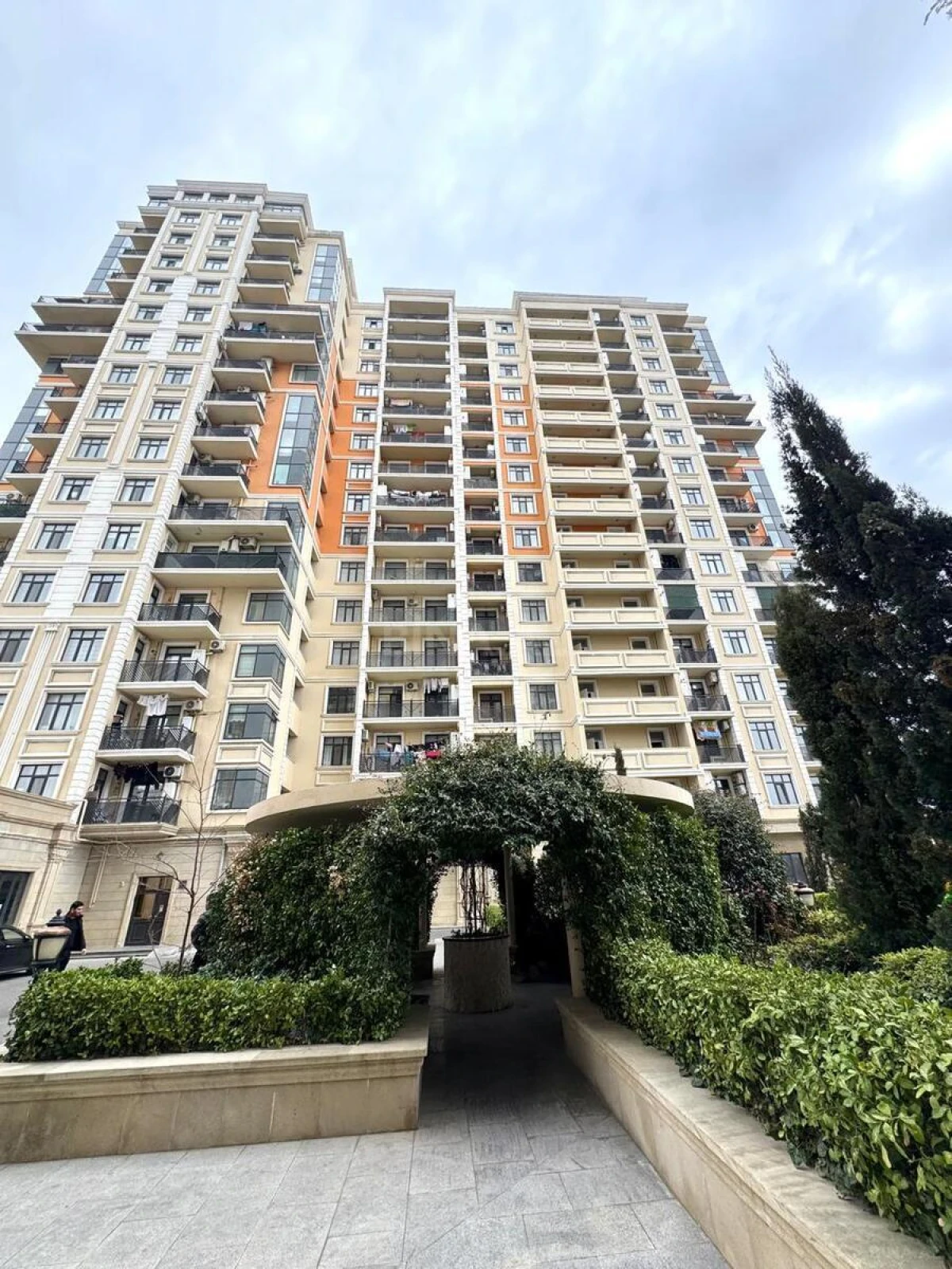 Satılır 2 otaqlı mənzil 53 m²