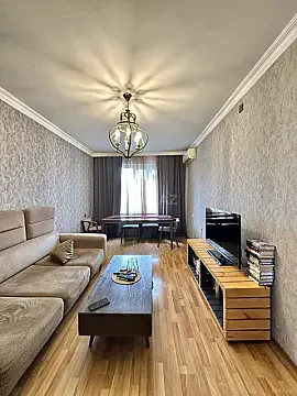 Satılır 5 otaqlı mənzil 100 m²