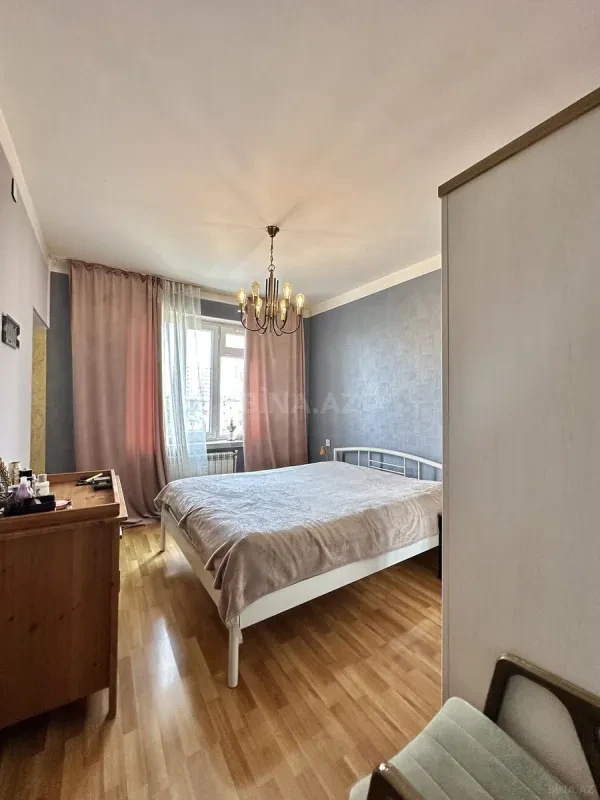 Satılır 5 otaqlı mənzil 100 m²