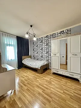Satılır 5 otaqlı mənzil 100 m²