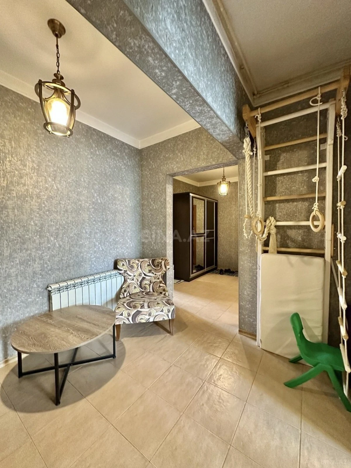 Satılır 5 otaqlı mənzil 100 m²
