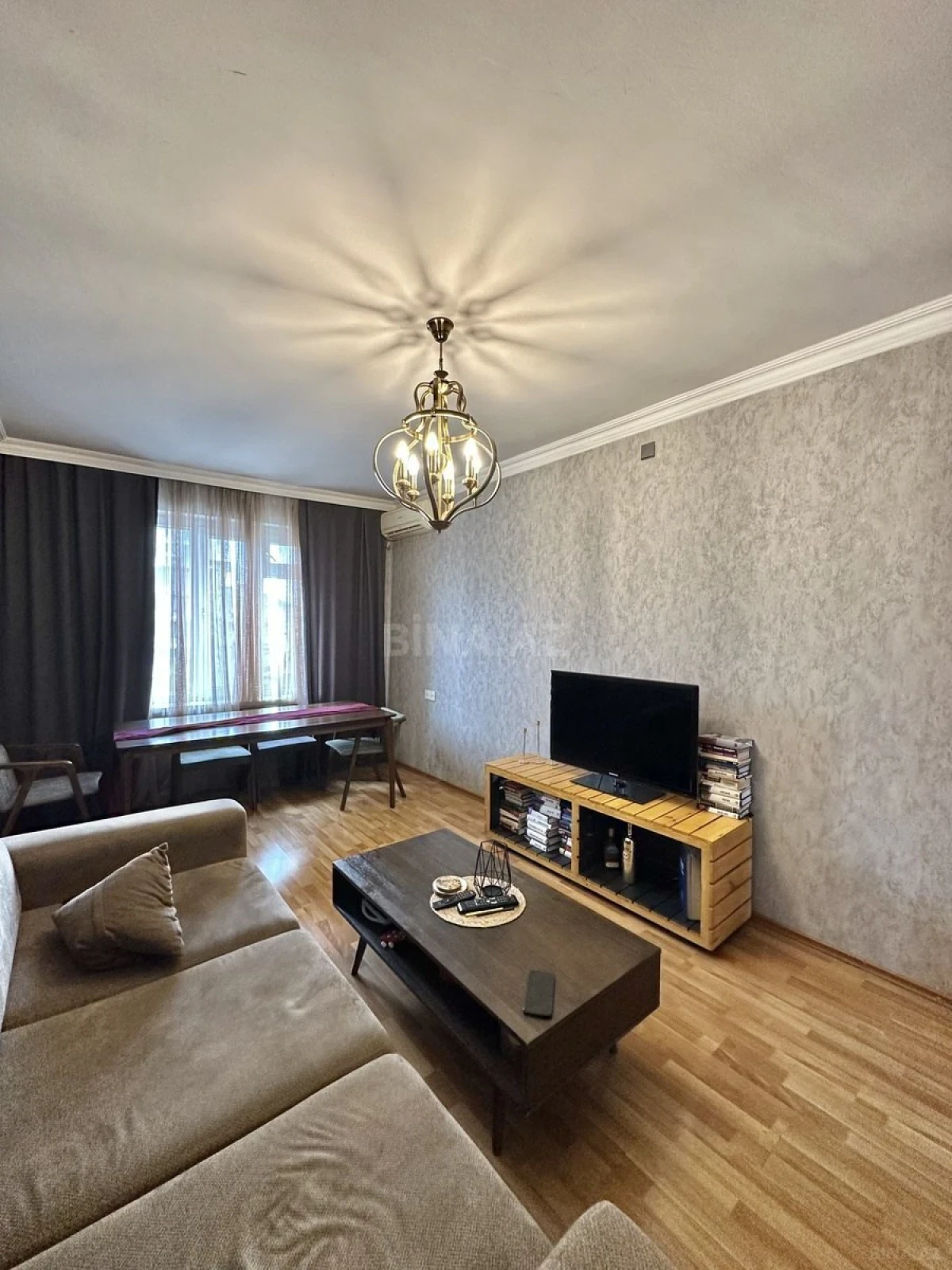 Satılır 5 otaqlı mənzil 100 m²