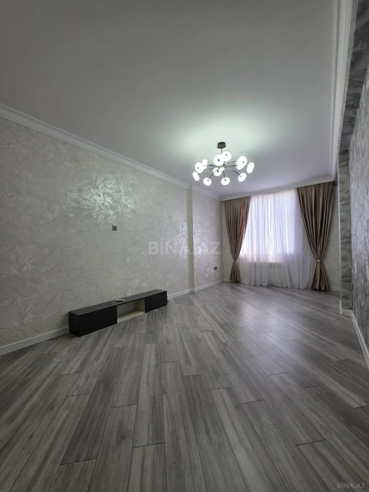 Satılır 2 otaqlı mənzil 92 m²