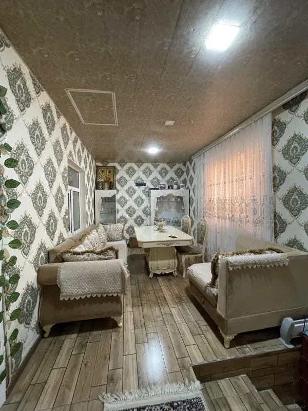 Satılır 5 otaqlı həyət evi 140 m²