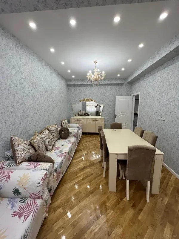 Kirayə verilir 2 otaqlı mənzil 70 m²