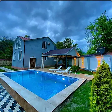Kirayə verilir 4 otaqlı həyət evi 200 m² — Qəbələ 4 otaq 200.00 m²