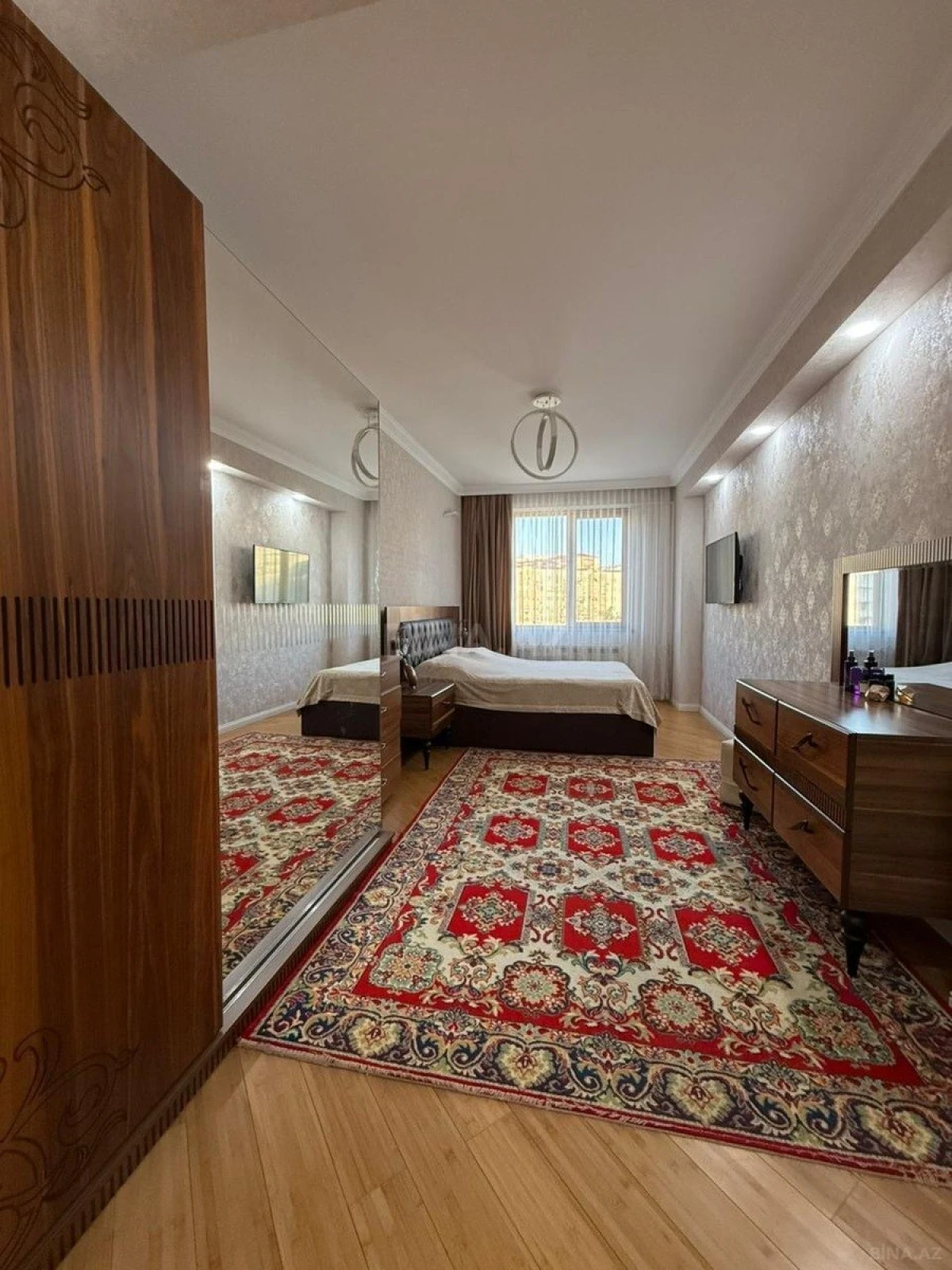 Satılır 2 otaqlı mənzil 88 m²