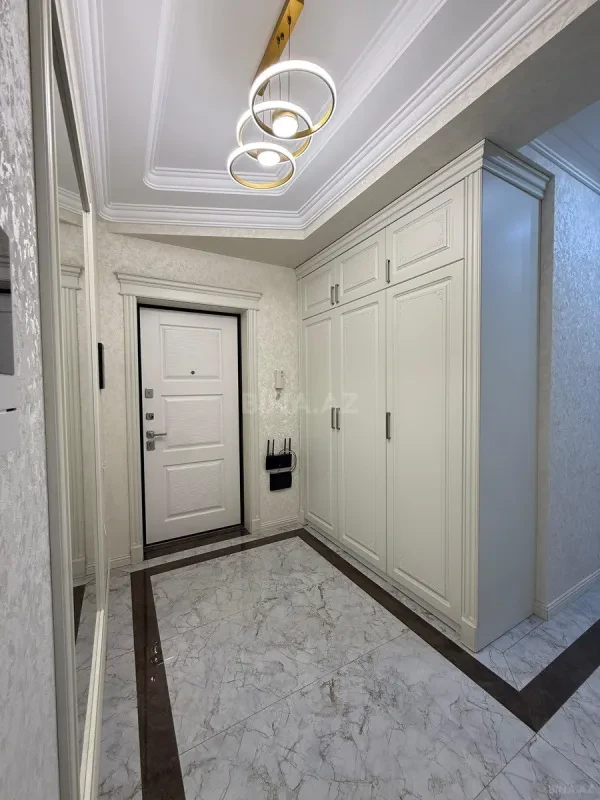 Satılır 2 otaqlı mənzil 88 m²