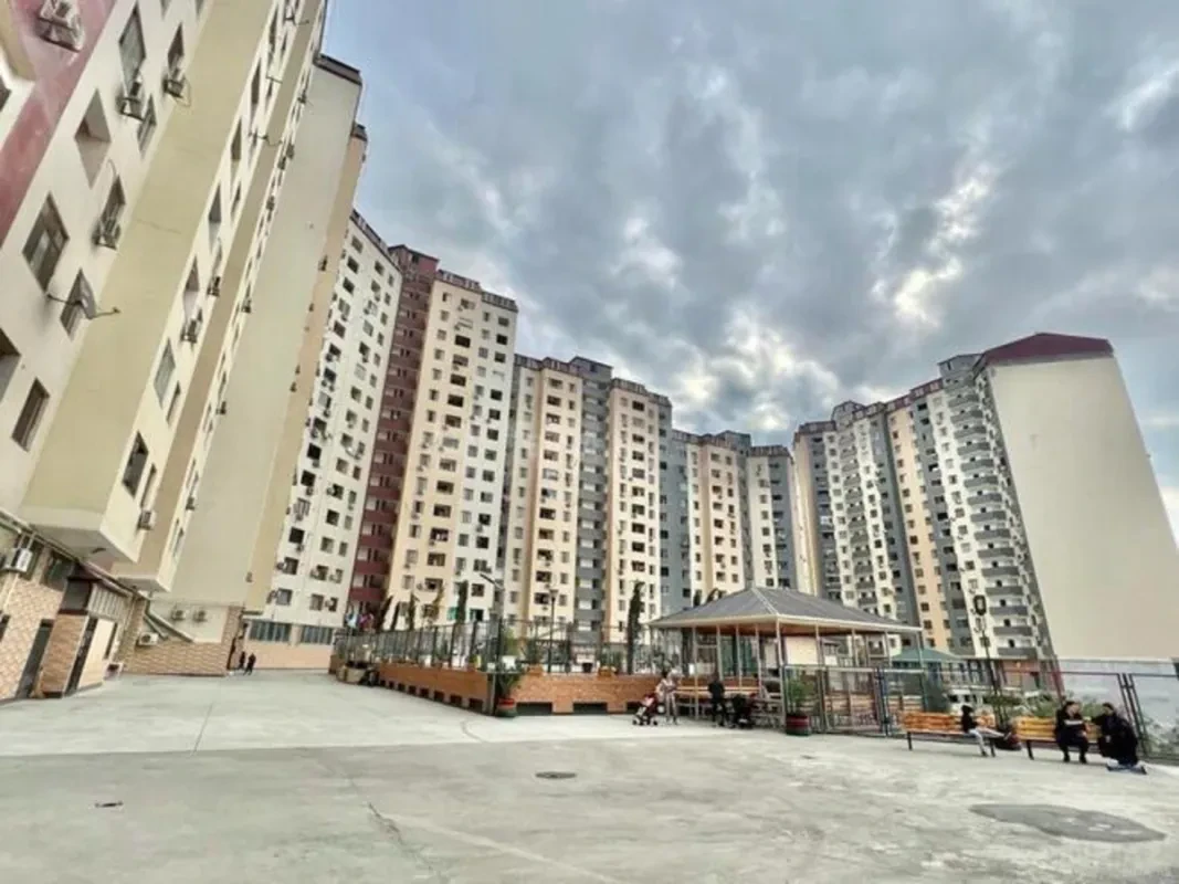 Satılır 2 otaqlı mənzil 88 m²