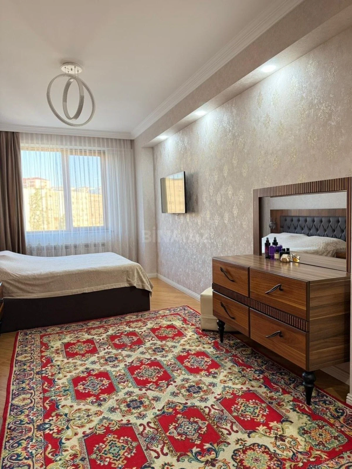 Satılır 2 otaqlı mənzil 88 m²