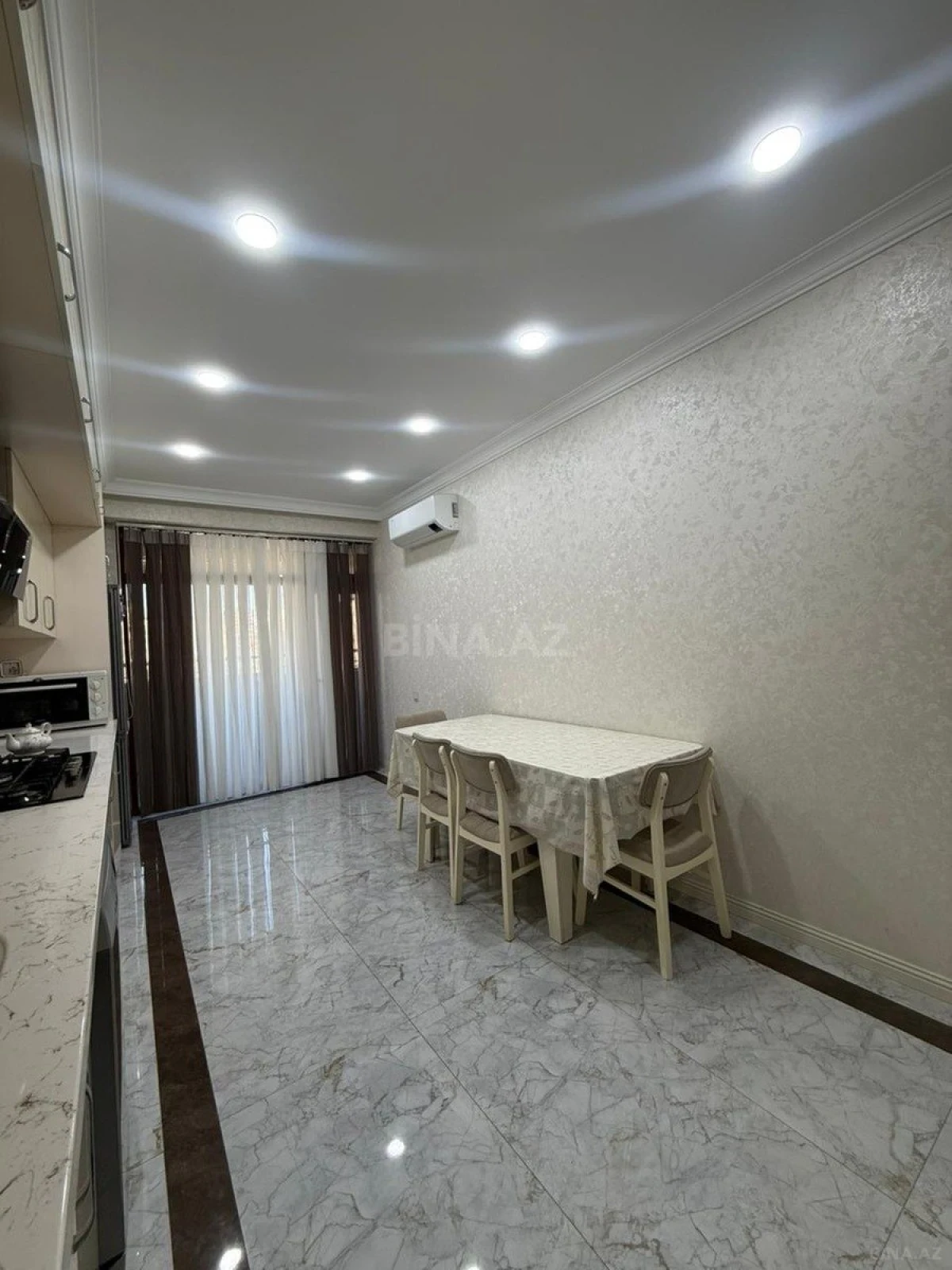 Satılır 2 otaqlı mənzil 88 m²