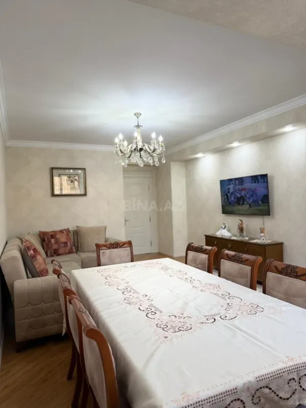 Satılır 2 otaqlı mənzil 88 m²