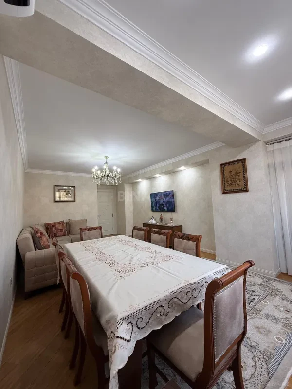 Satılır 2 otaqlı mənzil 88 m²