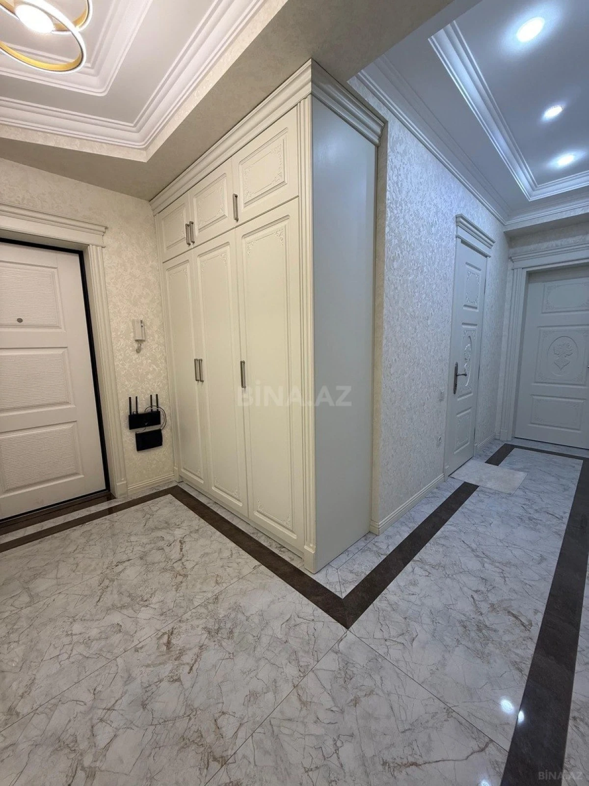 Satılır 2 otaqlı mənzil 88 m²