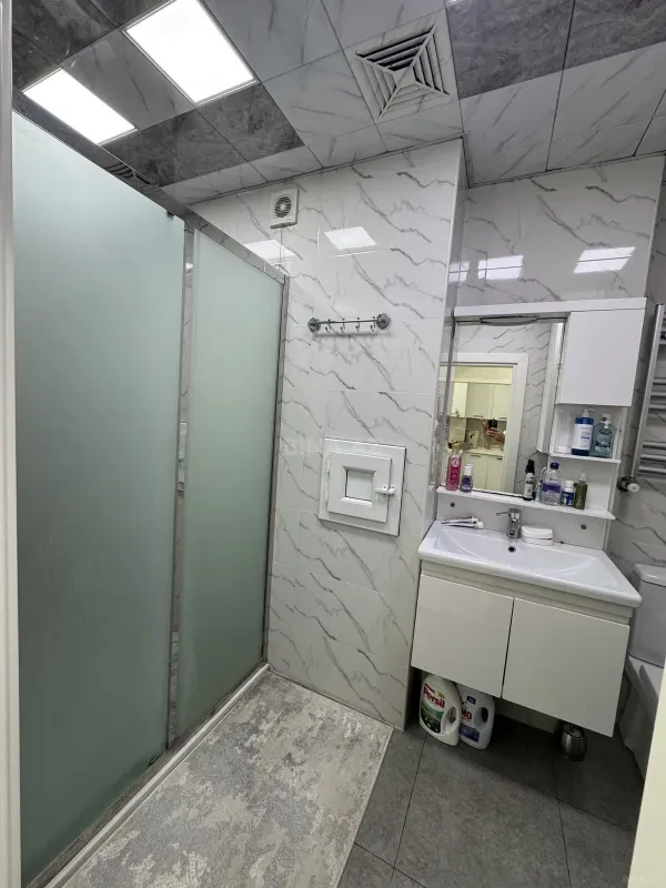 Satılır 2 otaqlı mənzil 63 m²