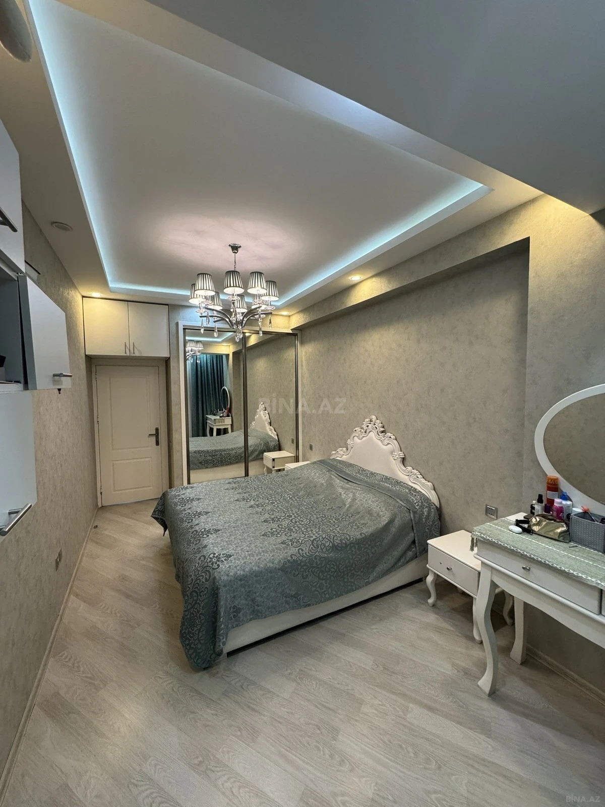 Satılır 2 otaqlı mənzil 63 m²