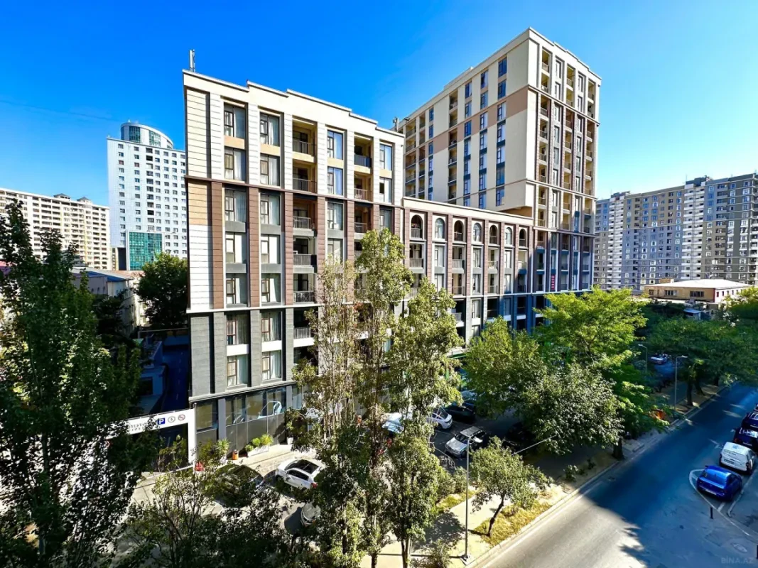 Satılır 4 otaqlı mənzil 120 m²