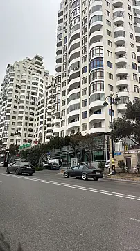 Satılır 4 otaqlı mənzil 175 m² — Bakı 4 otaq 175.00 m²