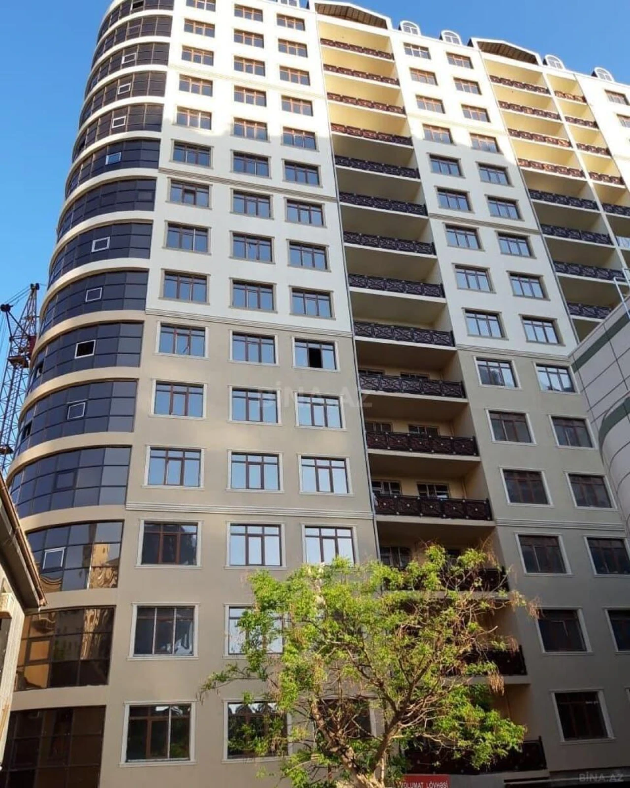 Satılır 3 otaqlı mənzil 158 m²