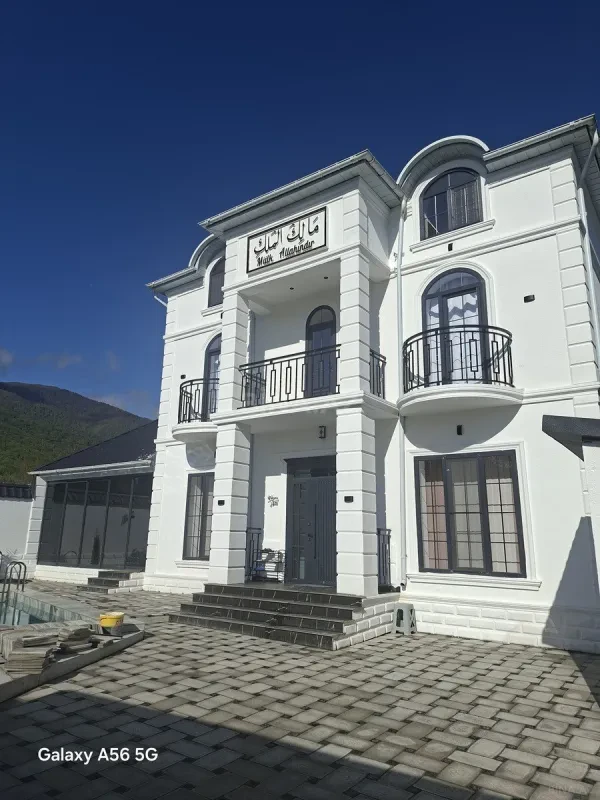 Kirayə verilir 5 otaqlı həyət evi 290 m²
