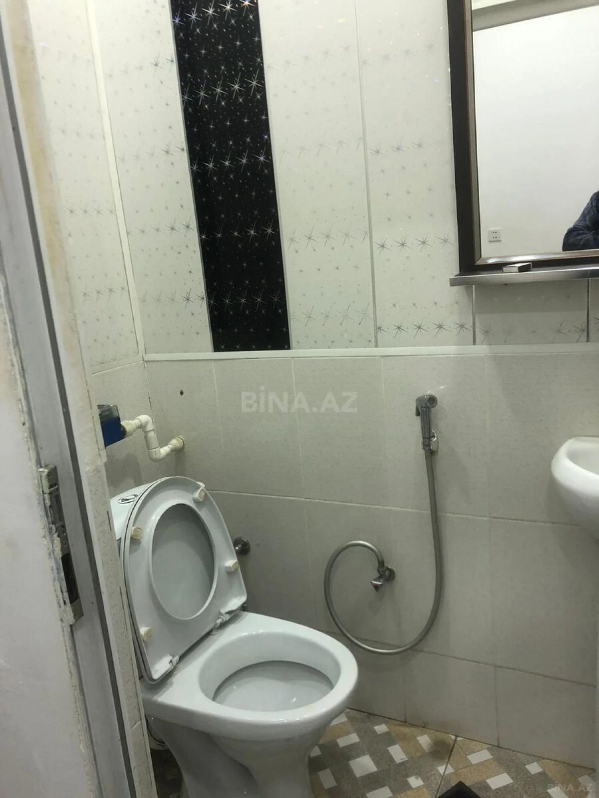 Kirayə verilir 2 otaqlı mənzil 90 m²