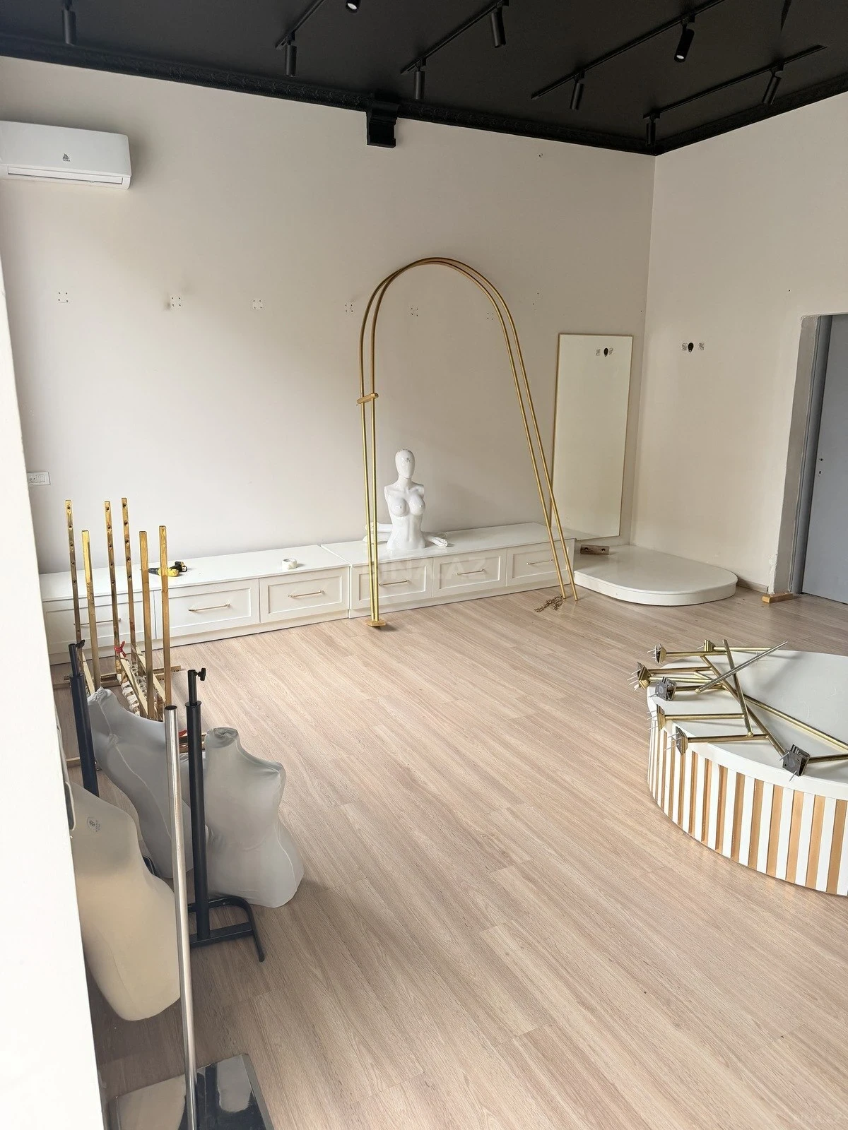 Kirayə verilir 2 otaqlı mənzil 90 m²
