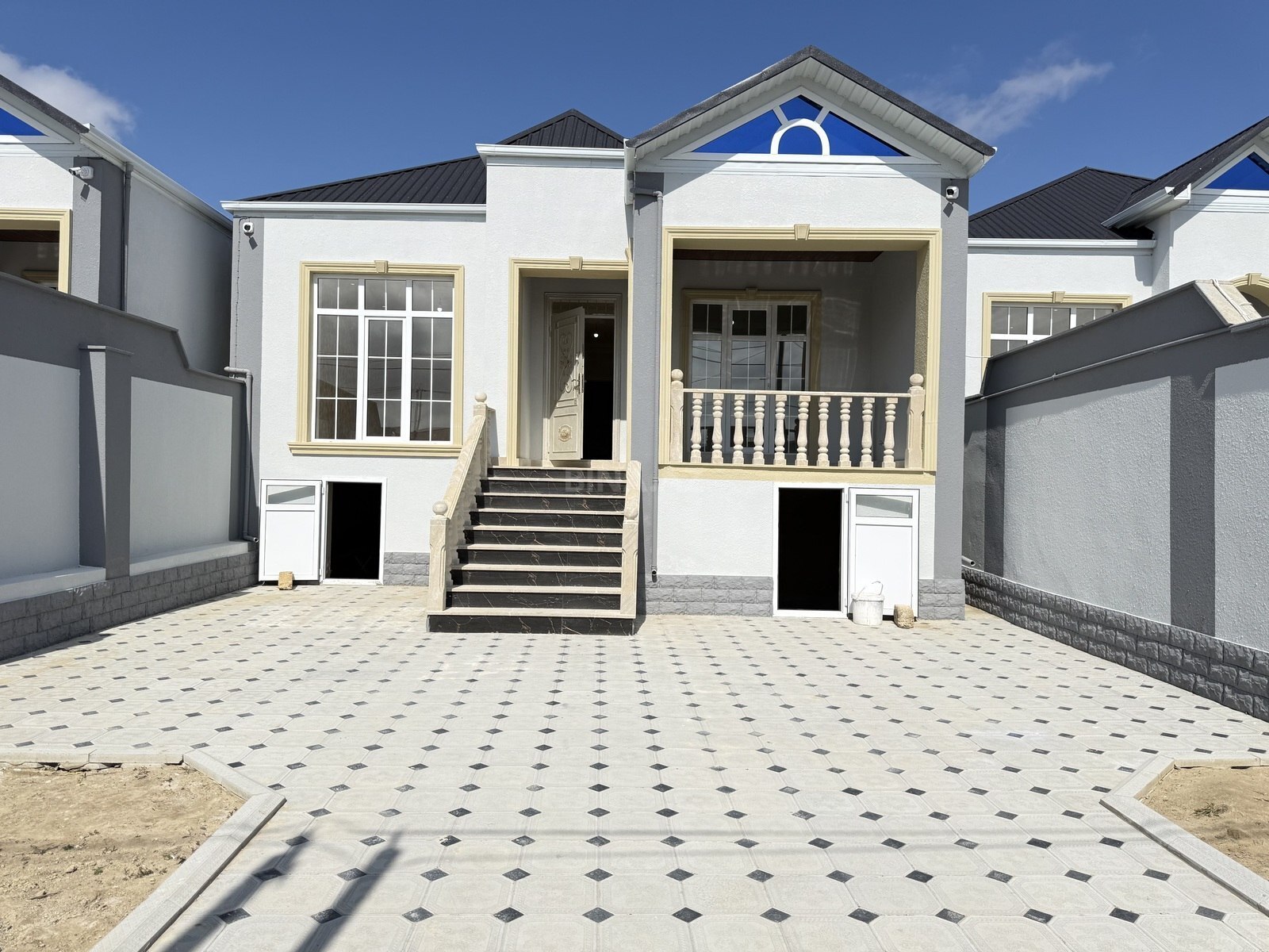Satılır 4 otaqlı həyət evi 120 m² — Bakı 4 otaq 120.00 m²
