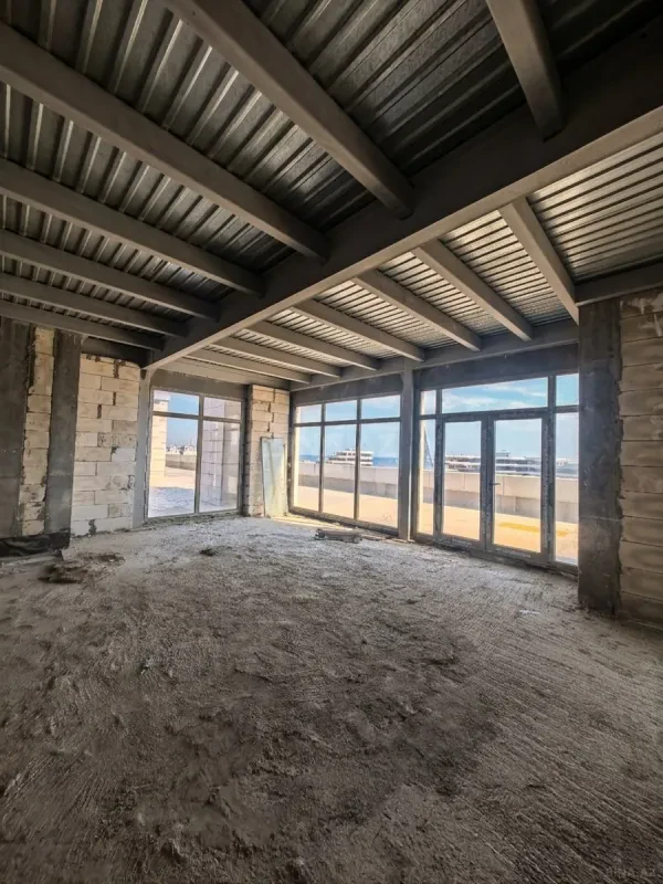 Satılır 10 otaqlı mənzil 755 m²