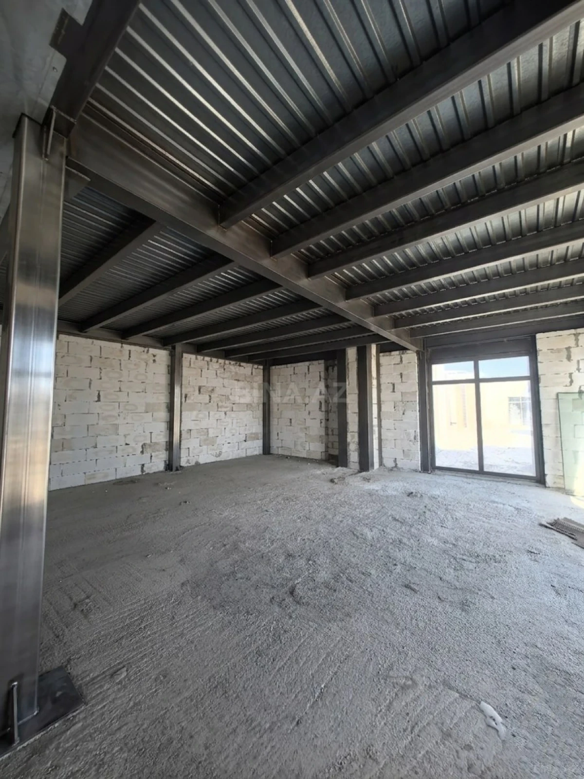 Satılır 10 otaqlı mənzil 755 m²