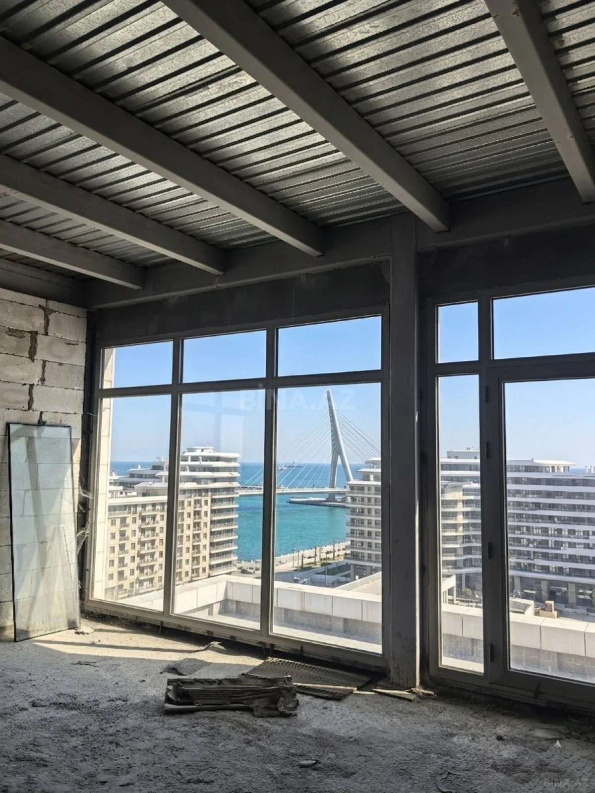 Satılır 10 otaqlı mənzil 755 m²