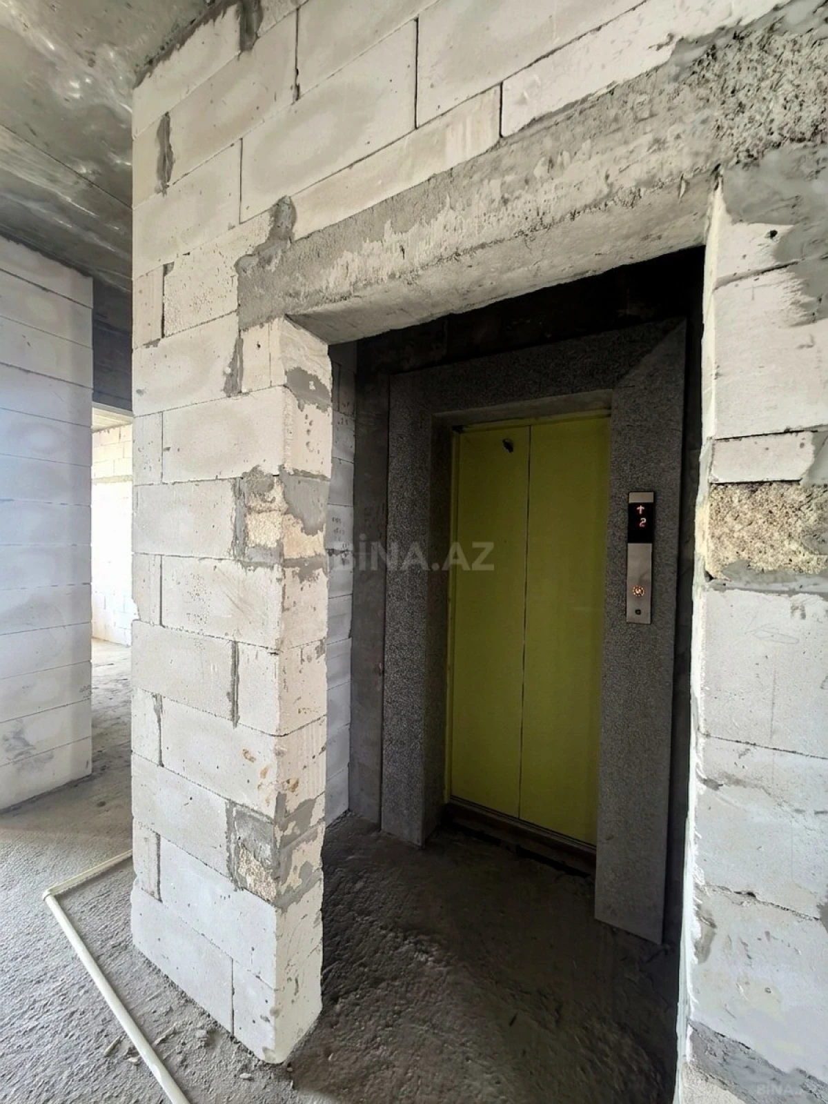 Satılır 10 otaqlı mənzil 755 m²