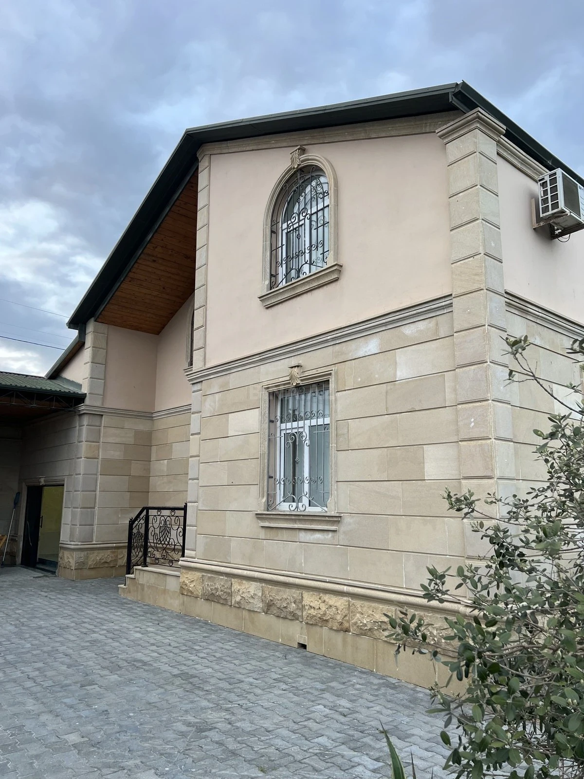 Kirayə verilir 3 otaqlı həyət evi 200 m²