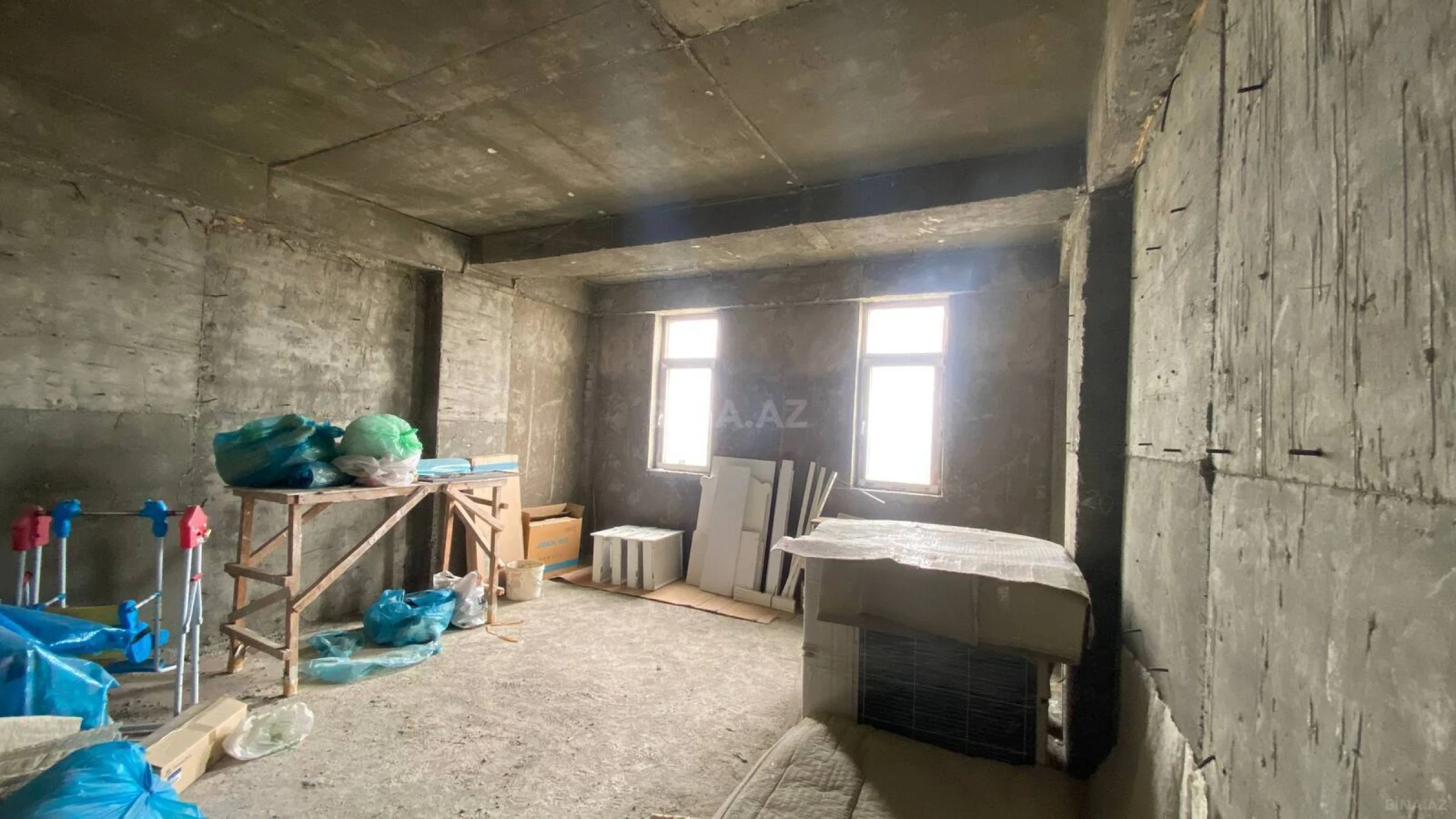 Satılır 2 otaqlı mənzil 99 m²