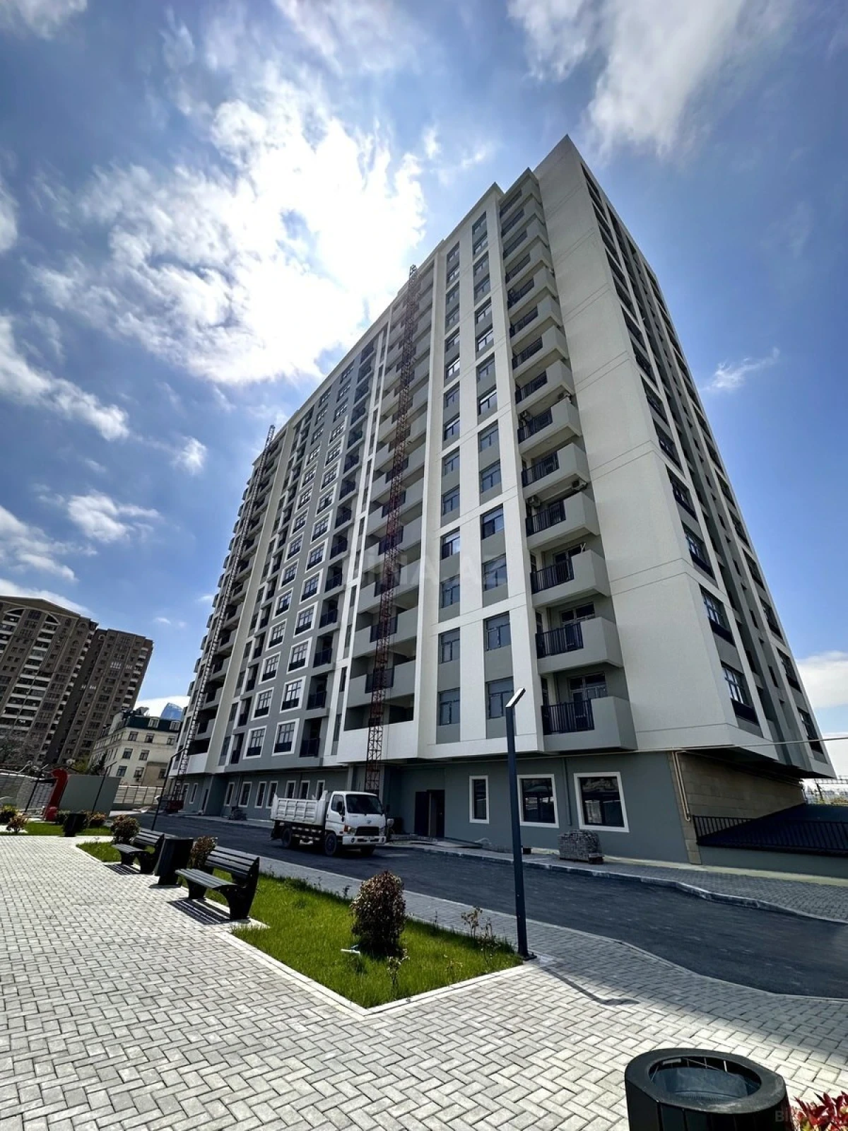 Satılır 3 otaqlı mənzil 120 m²