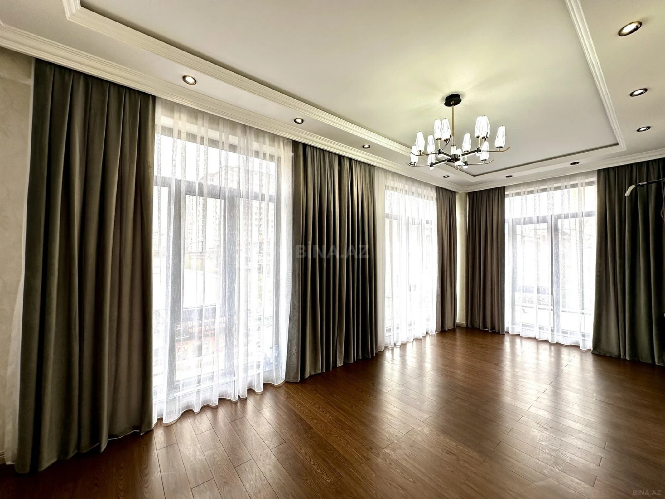 Satılır 2 otaqlı mənzil 85 m²