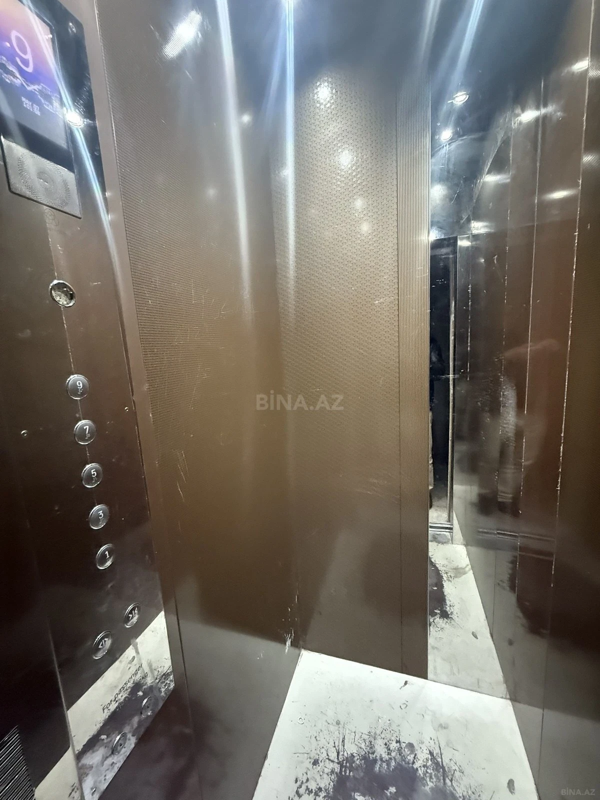 Satılır 2 otaqlı mənzil 65 m²
