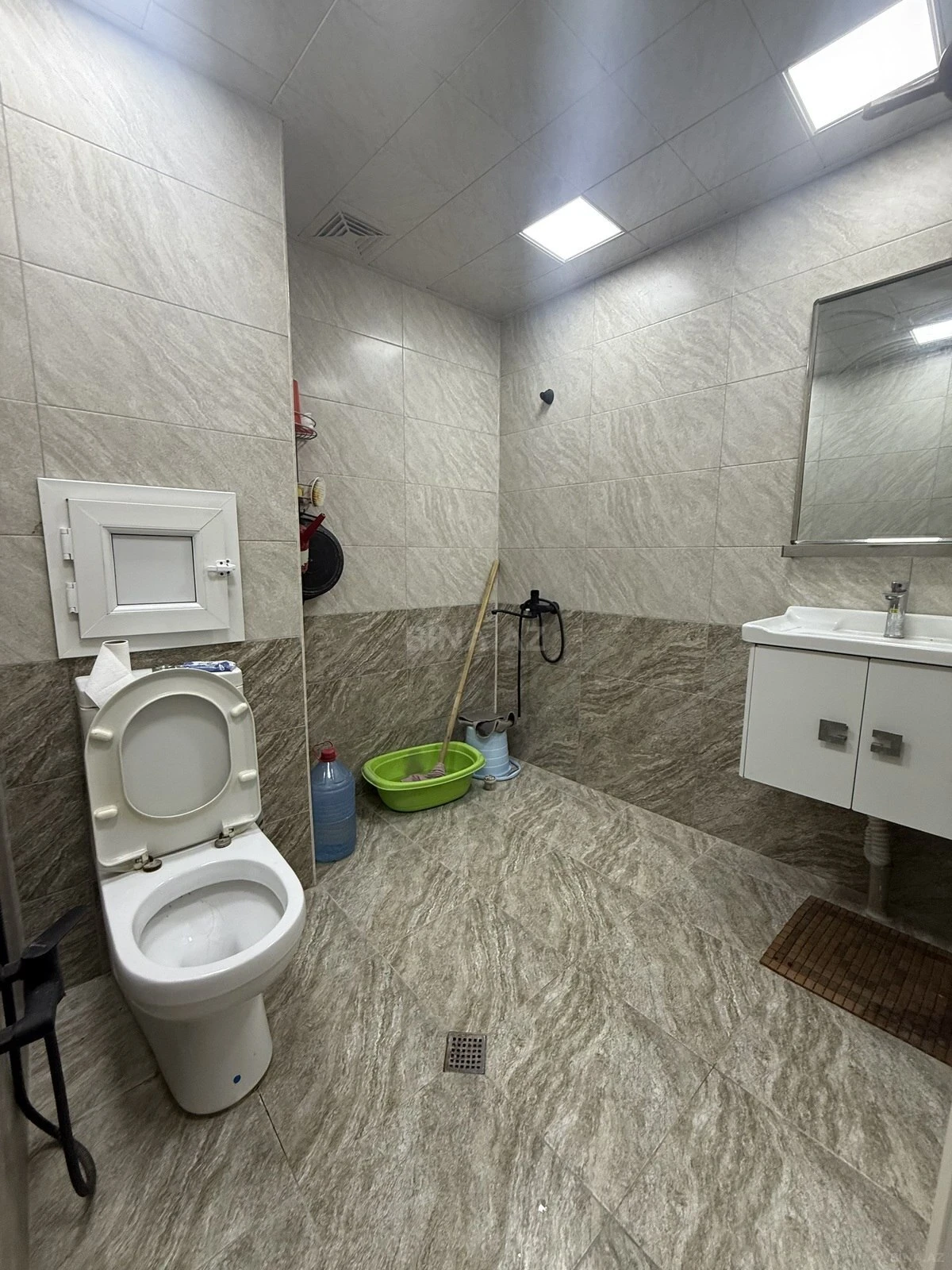 Satılır 2 otaqlı mənzil 65 m²