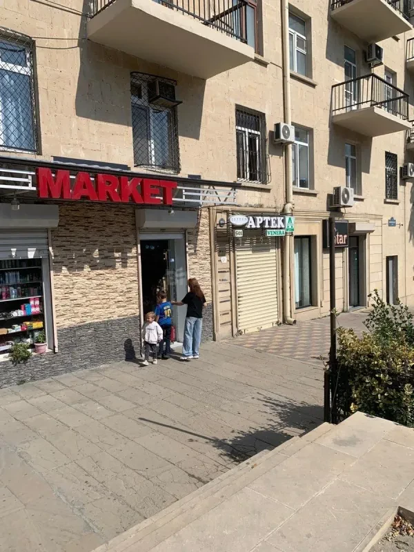 Satılır obyekt 35 m²