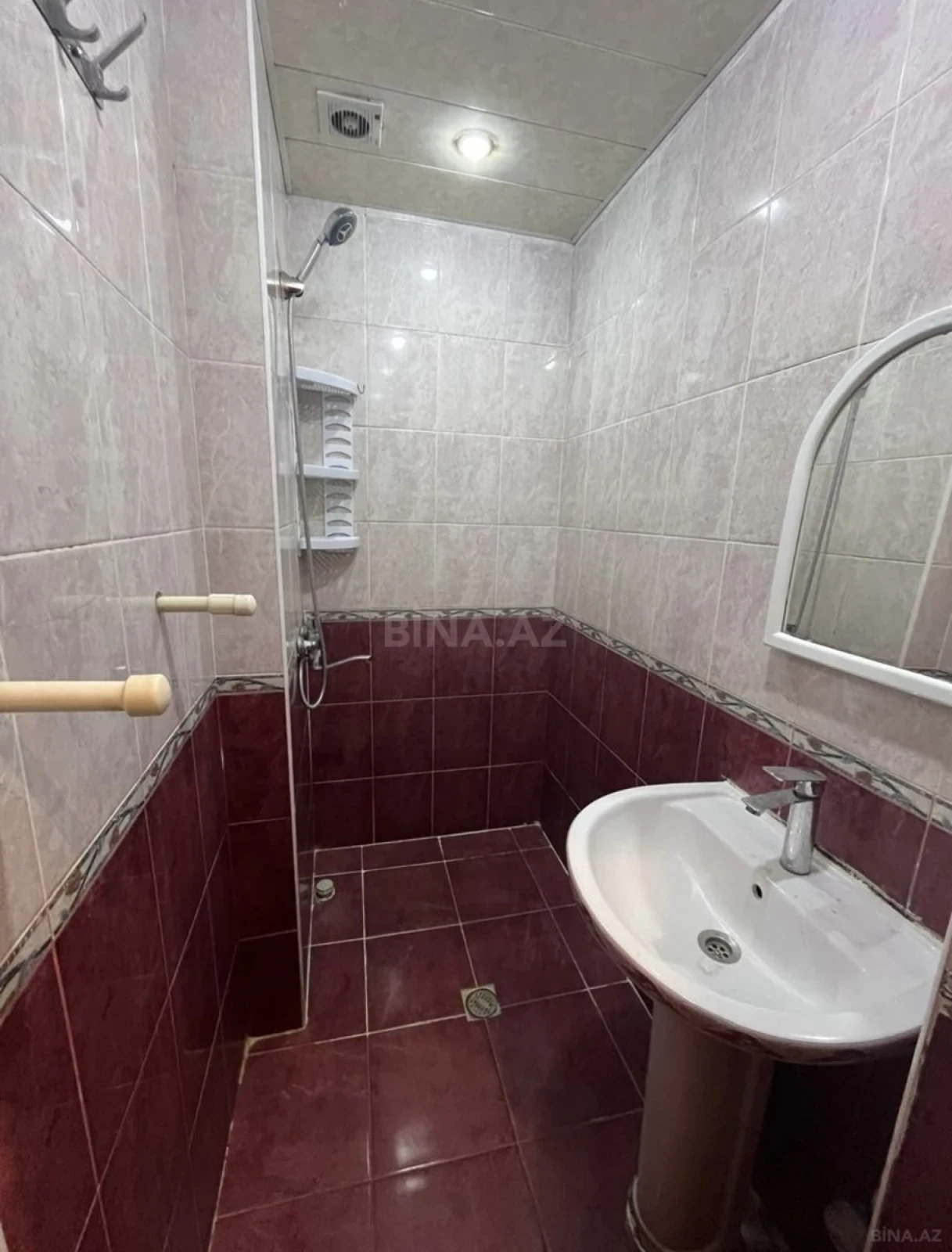 Kirayə verilir 2 otaqlı mənzil 80 m²