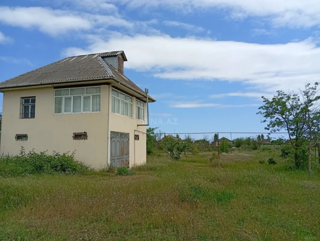 Satılır 3 otaqlı həyət evi 100 m²